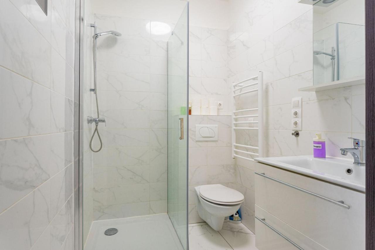 Modernized Condo At Kiraly 51 Budapest Esterno foto