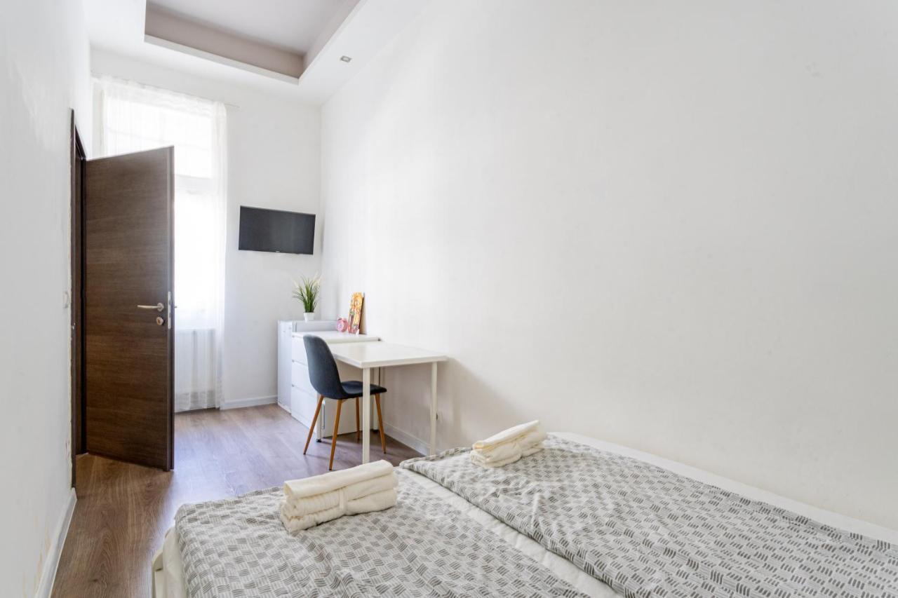 Modernized Condo At Kiraly 51 Budapest Esterno foto