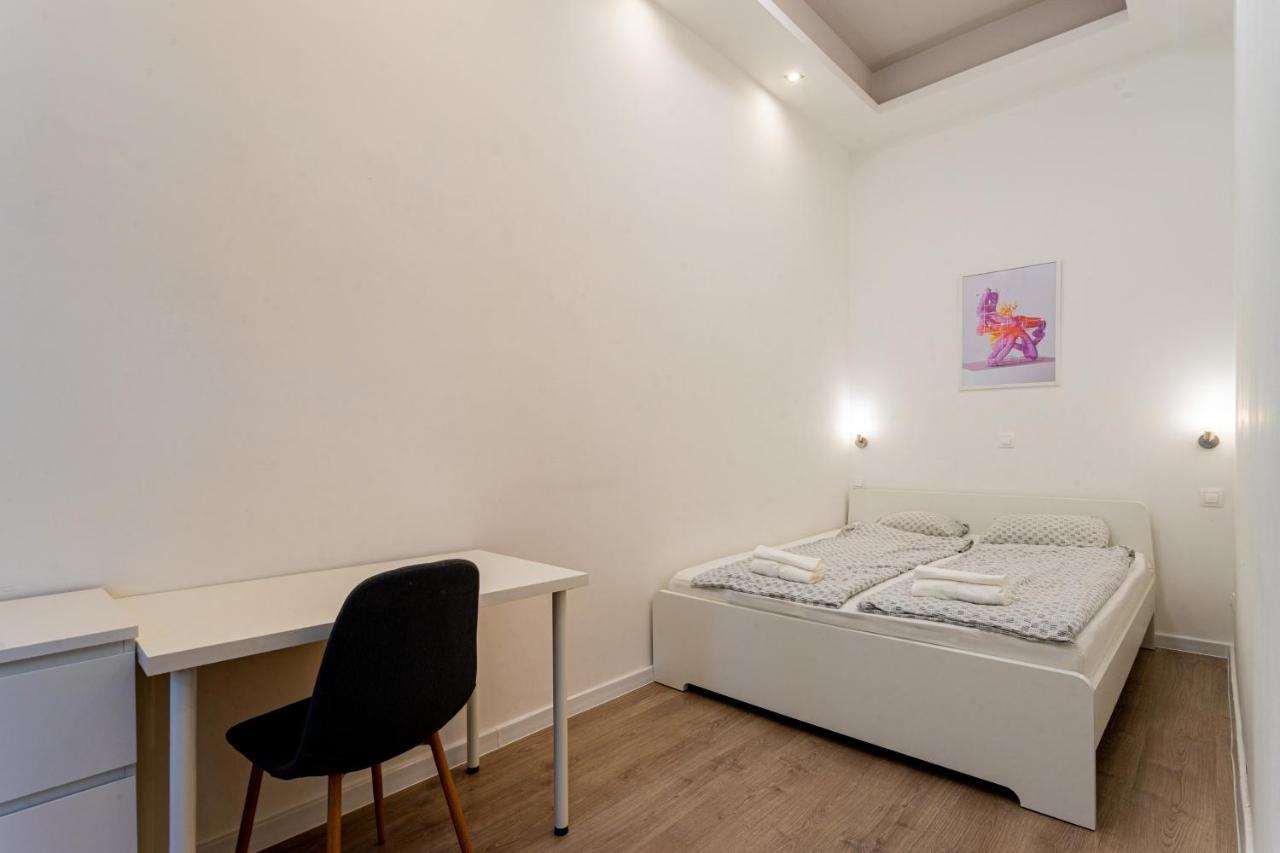 Modernized Condo At Kiraly 51 Budapest Esterno foto